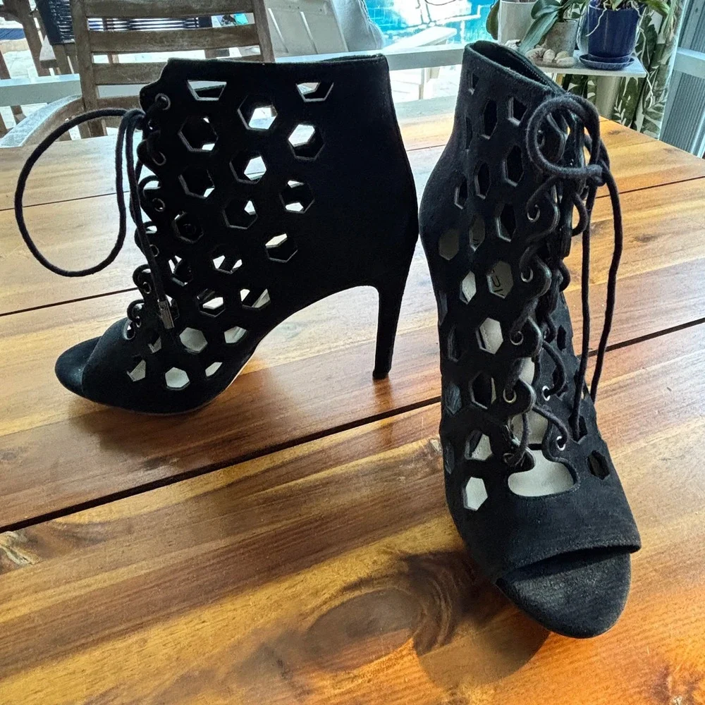 Via Spiga Eloise Black Suede‎ Cage Booties Lace-Up Heels 7.5